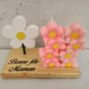 Bougie Rangée de fleurs rose et rose pâle et son socle en bois - Thumbnail Image 2
