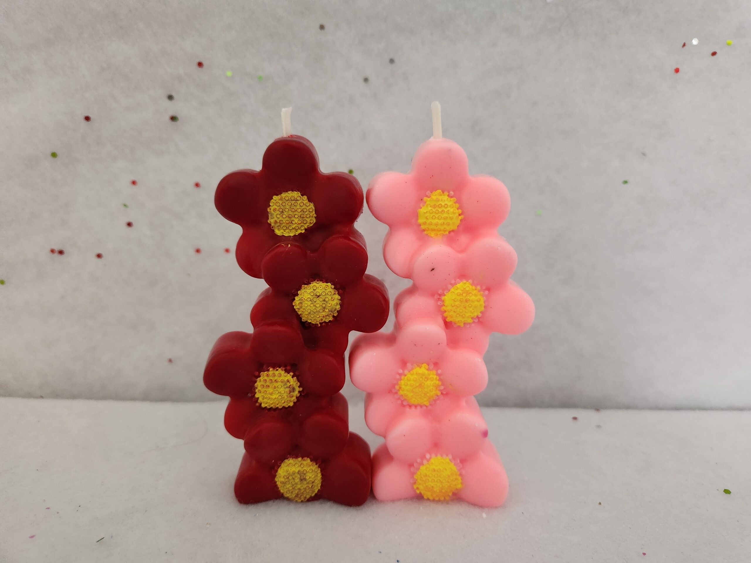 Bougie Rangée de Fleurs Rouge et Rose – Image 1