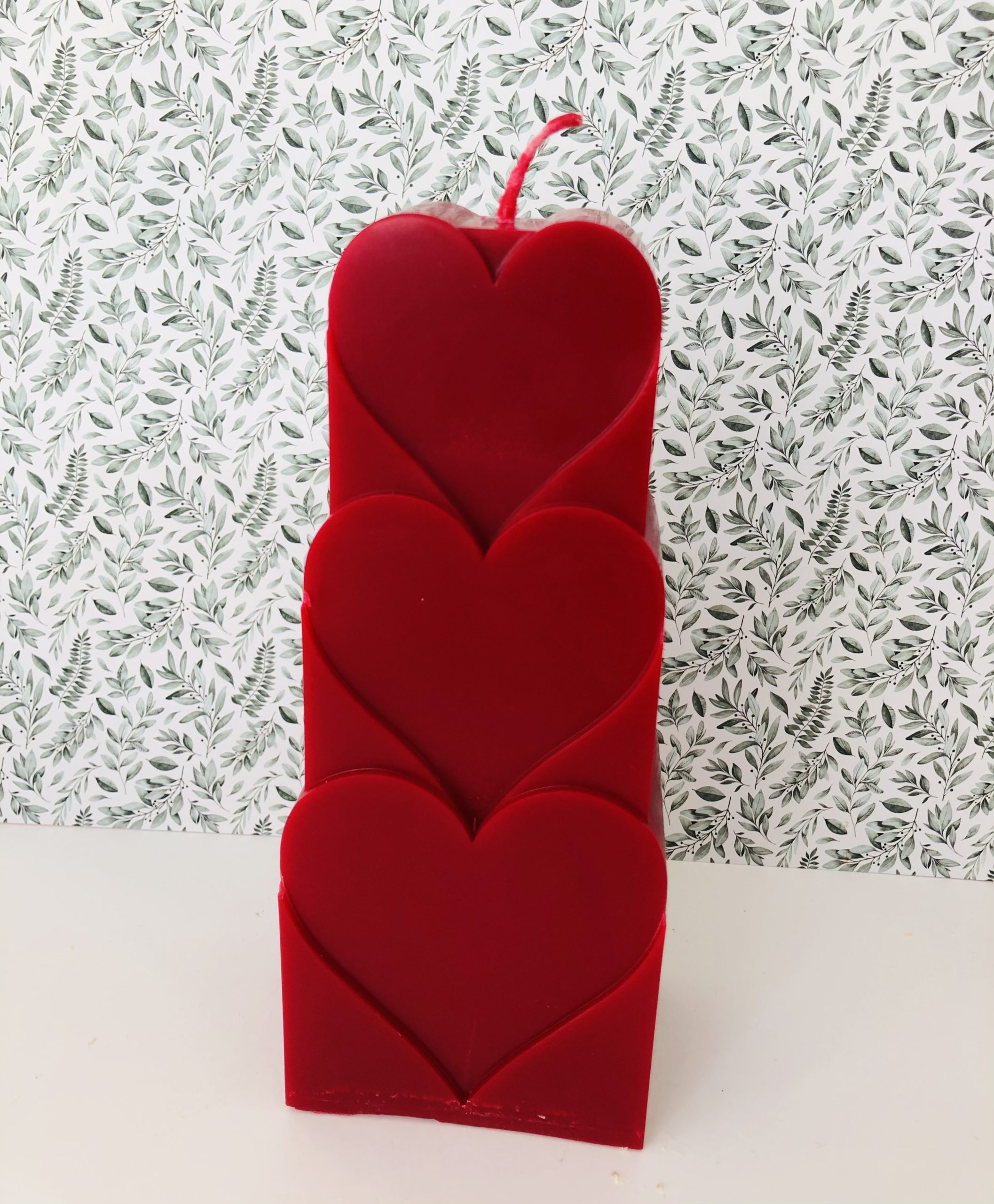 Bougie déco triple cœurs Saint Valentin – Image 1