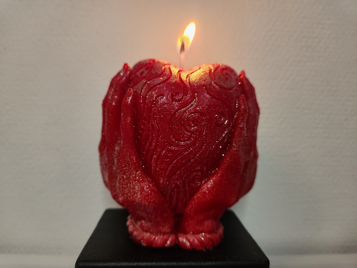 Bougie cœur mains Saint Valentin insolite – Image 2