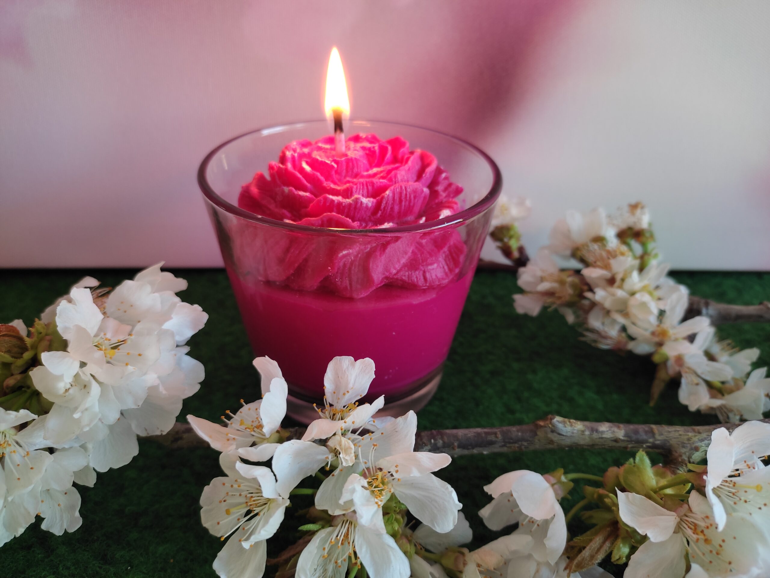Bougie fleur fuchsia dans sa verrine – Image 1