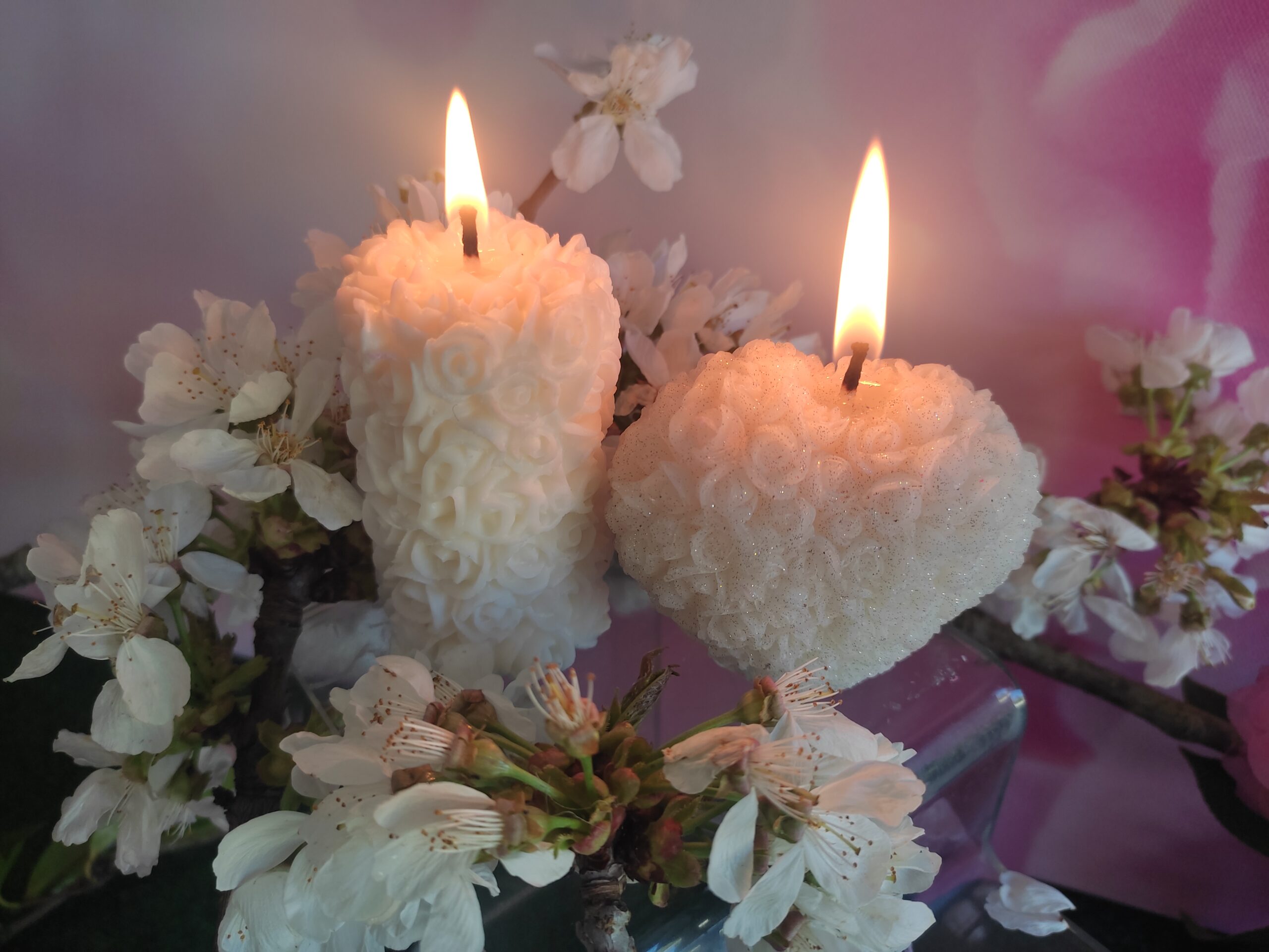 Bougies cœur et colonne florales – Image 1