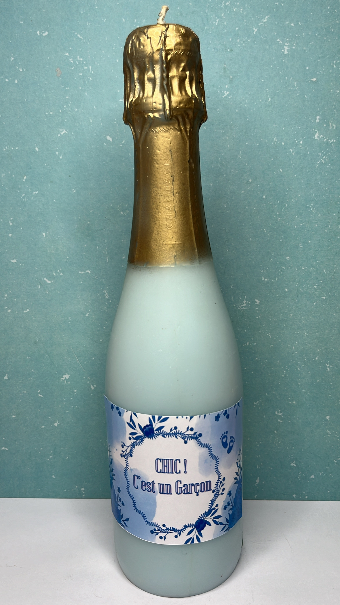 Bougie bouteille de Champagne Bleue : Chic ! C'est un garçon – Image 1