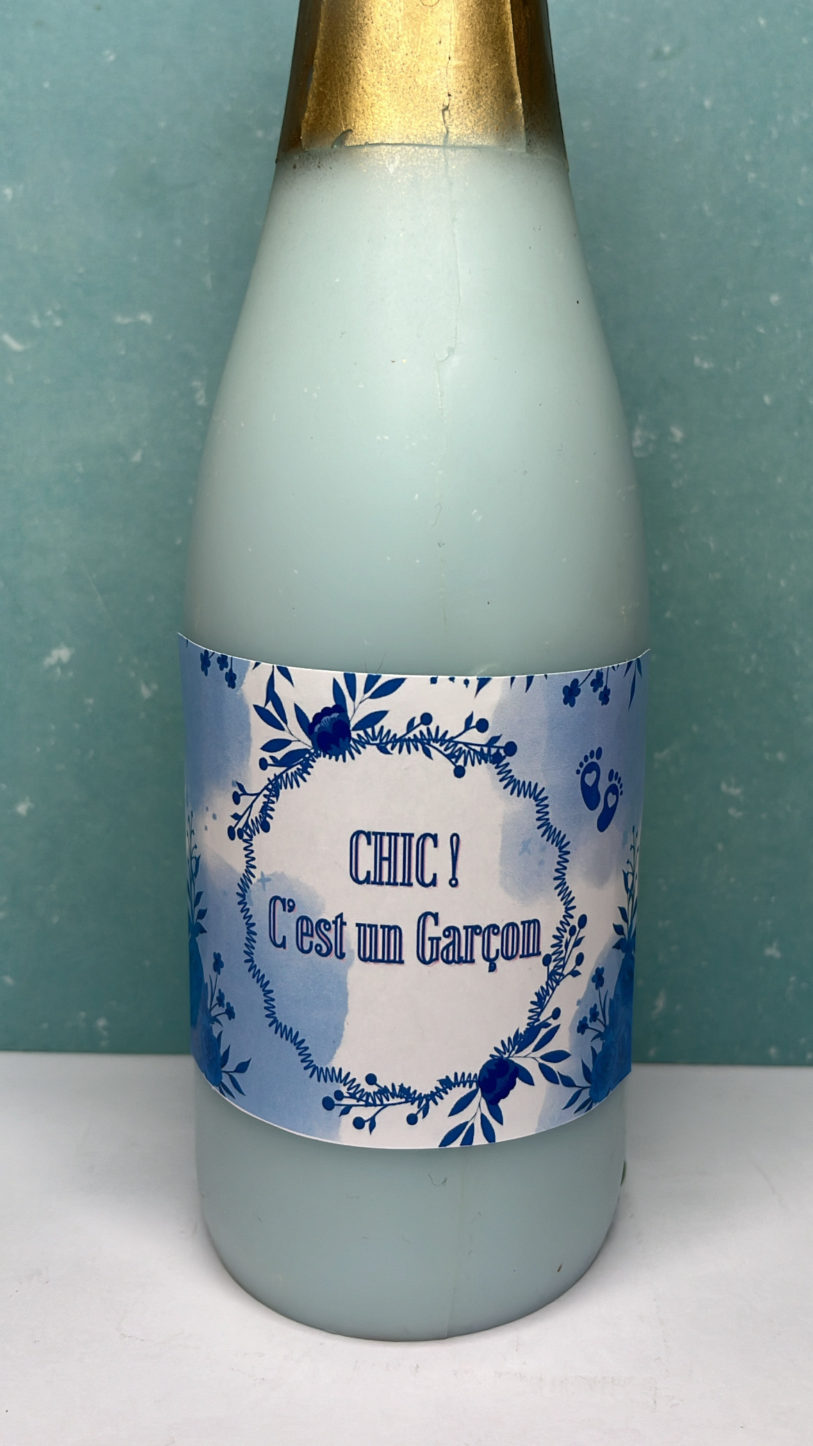 Bougie bouteille de Champagne Bleue : Chic ! C'est un garçon – Image 2