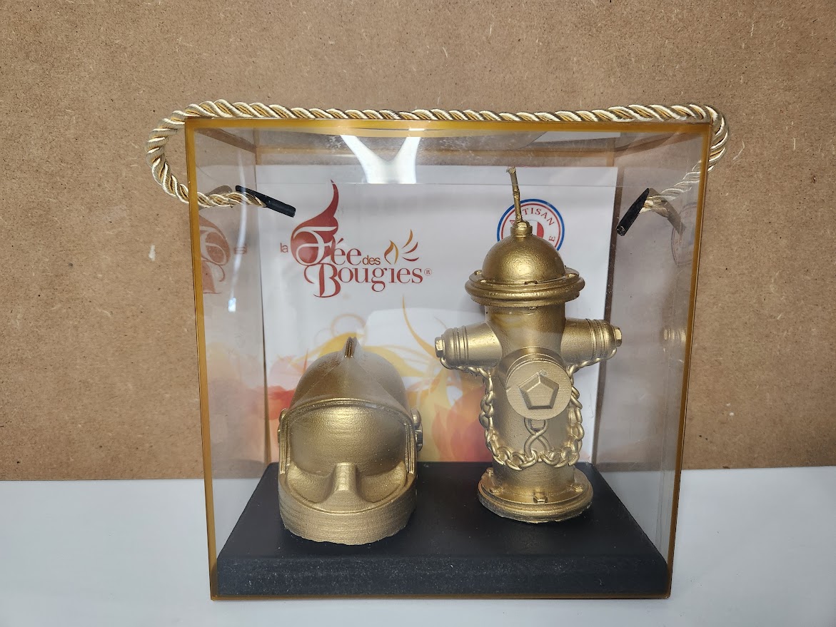 coffret bougie borne incendie et casque en cire doré