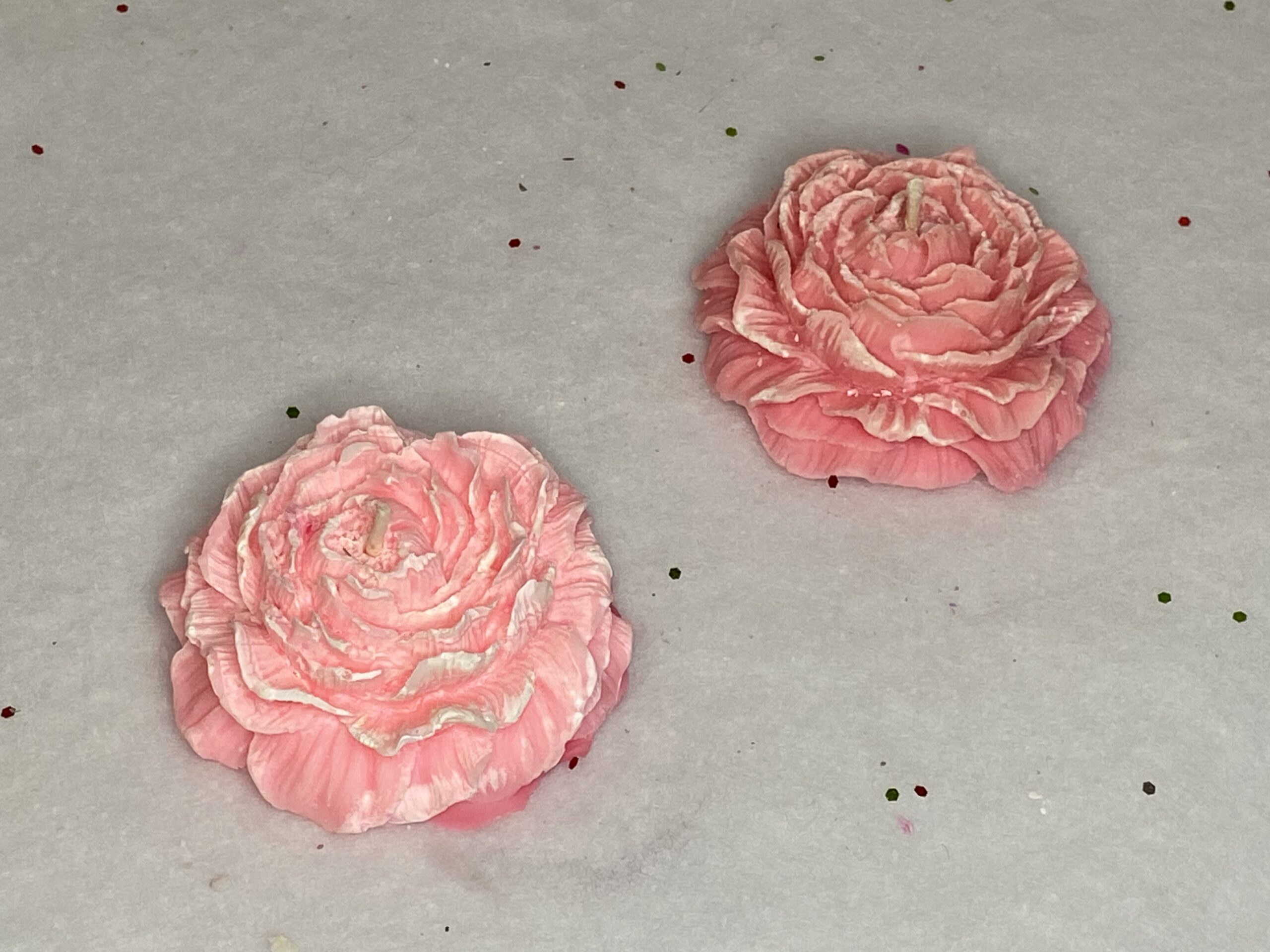 Bougie fleur rose fluo (x2) – Image 1