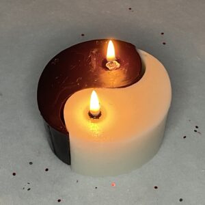 Bougie Yin et Yang artisanale en cire de soja – 10 cm