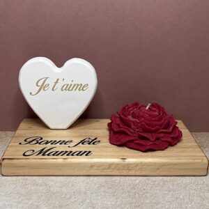 Bougie Camélia Rouge et son Socle en Bois Personnalisé